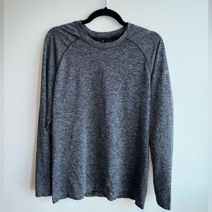 Men’s Fabletics Long Sleeve Training Tee